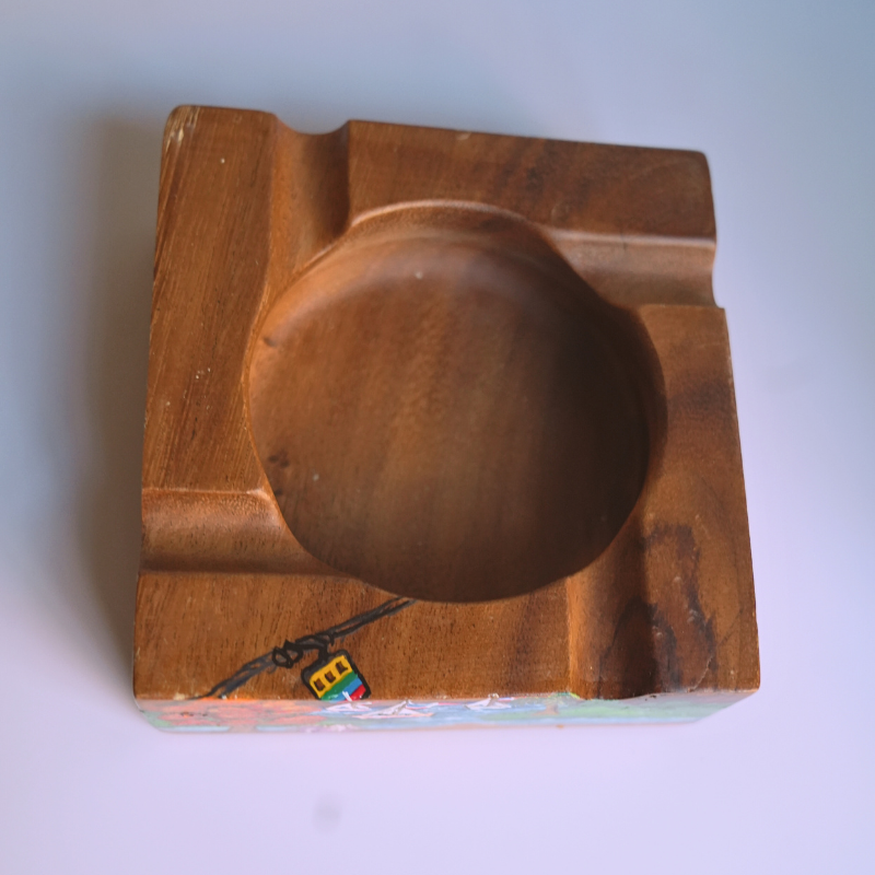 Hand-painted Wooden Ashtray – Caribbean Landscape Design by Arte POP RD